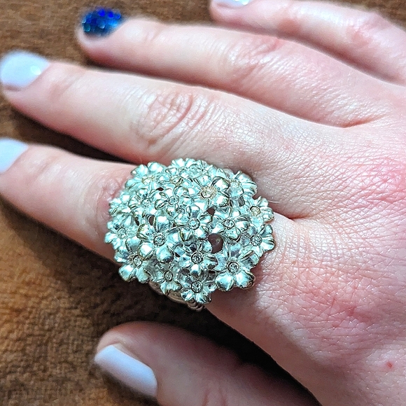 🌟 3/$20🌟 Statement Ring - Picture 2 of 3